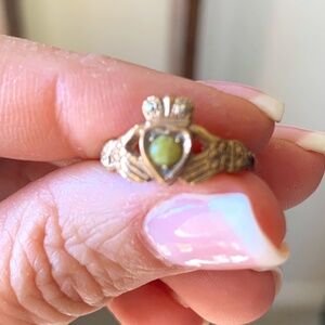 Gold Claddagh Ring 9kt with stone